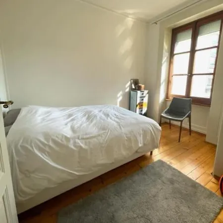 - Eaux Vives Appartement *